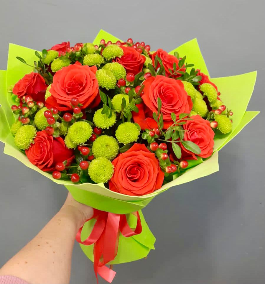 Букет цветов из: Хризантемы и Розы в Старой Кулатке