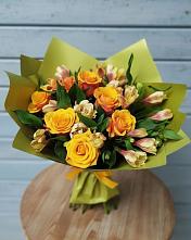 Букет цветов из:  Альстромерии и Розы в Старой Кулатке