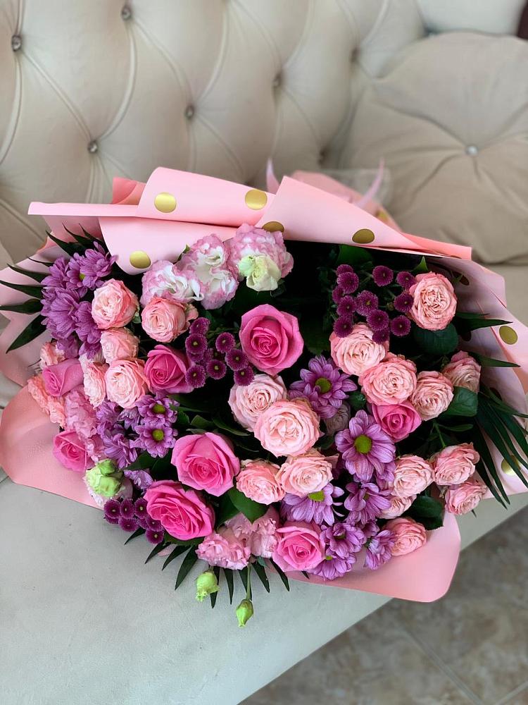 Букет цветов из: Хризантемы, Розы и Лизиантусы в Старой Кулатке