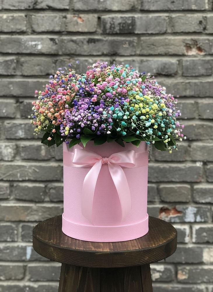 Цветочная композиция из Гипсофила и Розы в шляпной коробке в Старой Кулатке