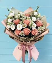 Букет цветов из:  Розы, Альстромерии и Лизиантусы в Старой Кулатке