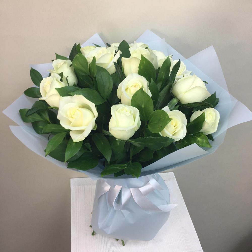 Букет 15 Белых роз Проуд в Старой Кулатке