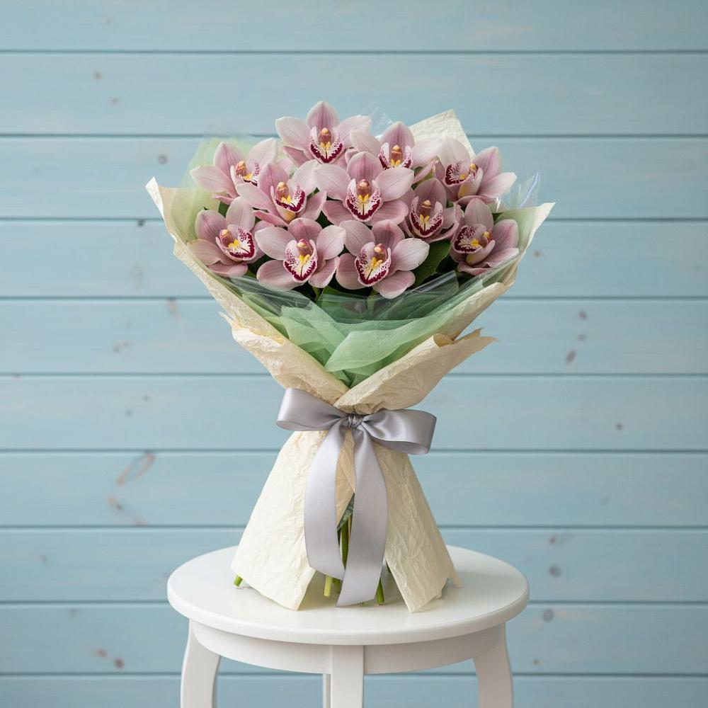 Букет цветов из: Орхидеи и Розы в Старой Кулатке