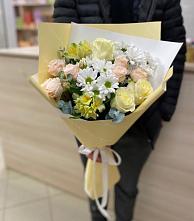 Букет цветов из:  Альстромерии, Розы и Хризантемы в Старой Кулатке