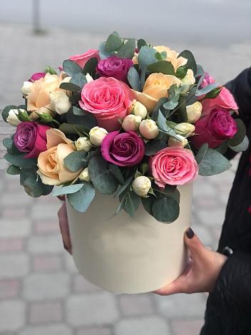 Цветочная композиция из Розы в шляпной коробке в Старой Кулатке