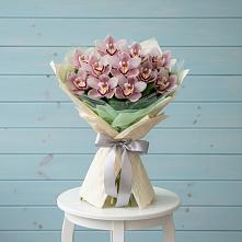 Букет цветов из:  Орхидеи и Розы в Старой Кулатке