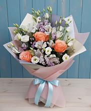 Букет цветов из:  Лизиантусы, Розы, Альстромерии и Гипсофила в Старой Кулатке