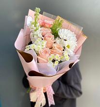 Букет цветов из:  Хризантемы и Розы в Старой Кулатке