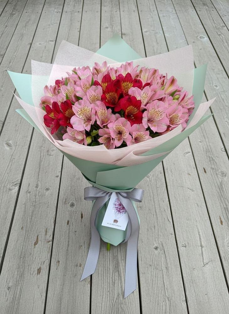 Букет цветов из: Альстромерии в Старой Кулатке