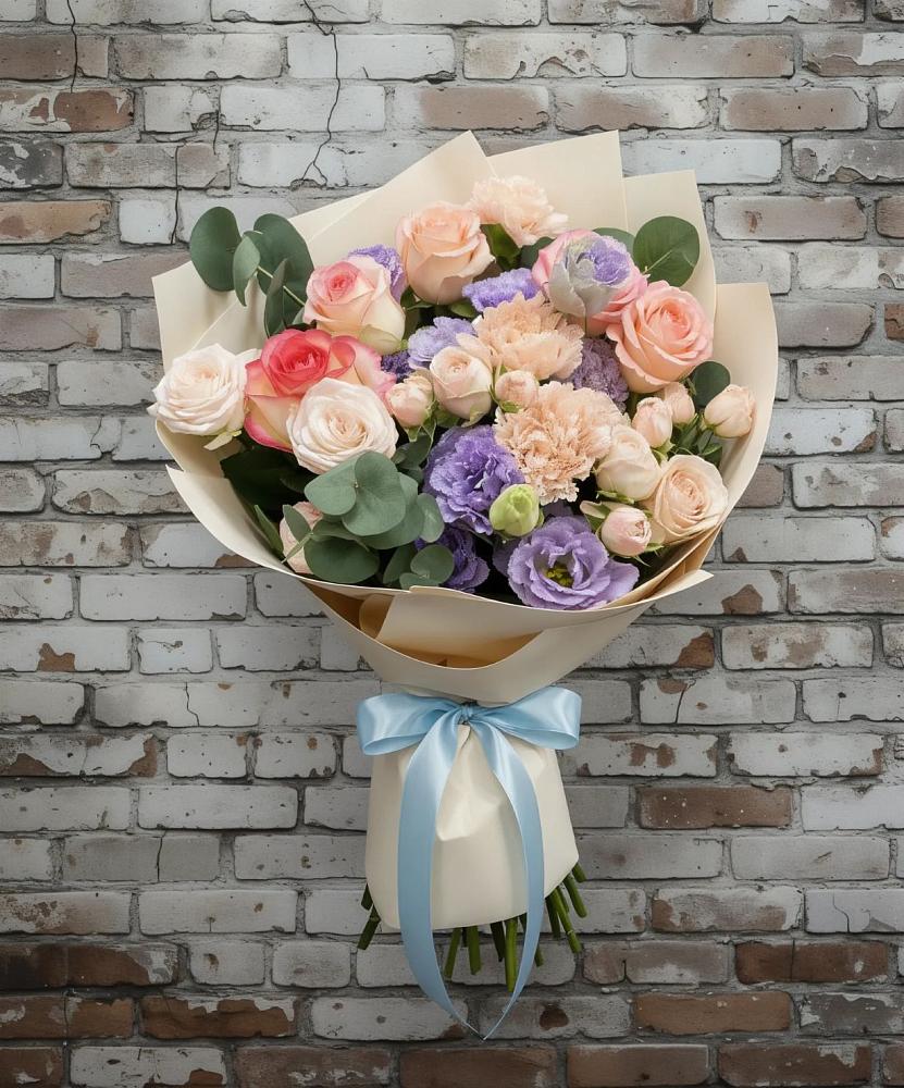 Букет цветов из: Розы, Лизиантусы и Гвоздики в Старой Кулатке