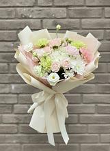 Букет цветов из:  Гвоздики, Розы, Лизиантусы и Хризантемы в Старой Кулатке