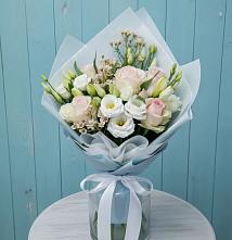 Букет цветов из:  Розы и Лизиантусы в Старой Кулатке