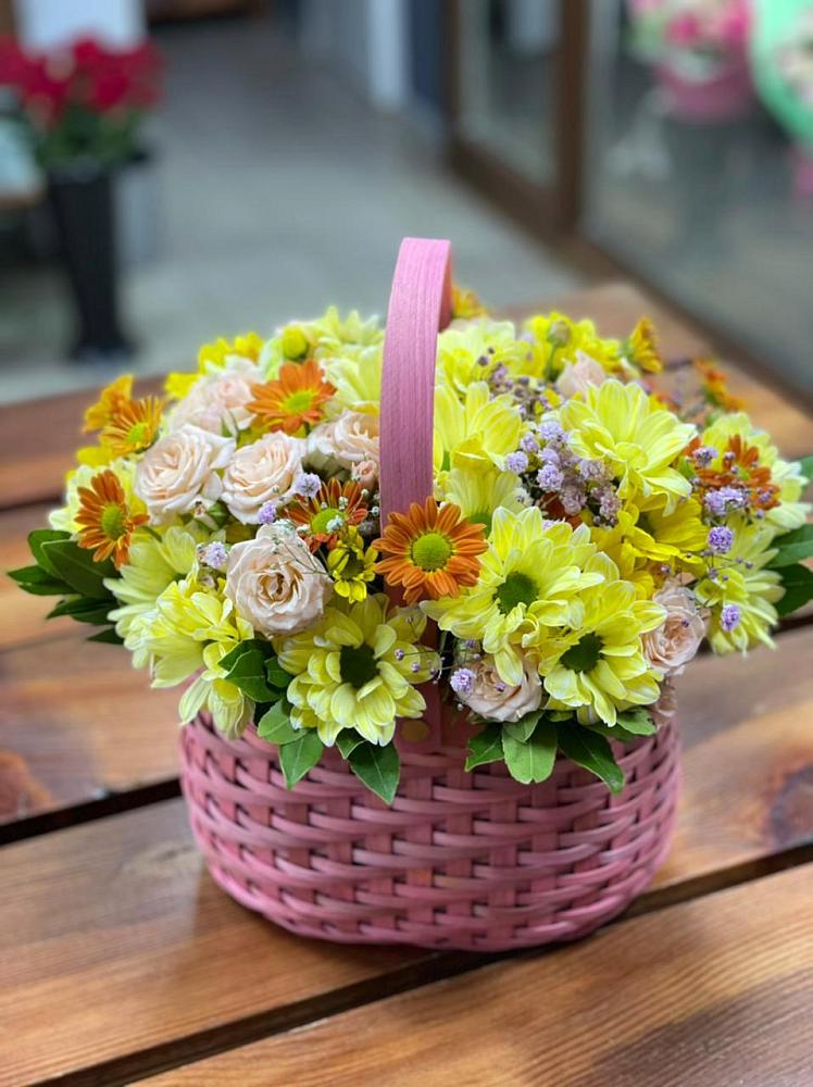 Цветочная композиция из Хризантемы и Розы в корзине в Старой Кулатке