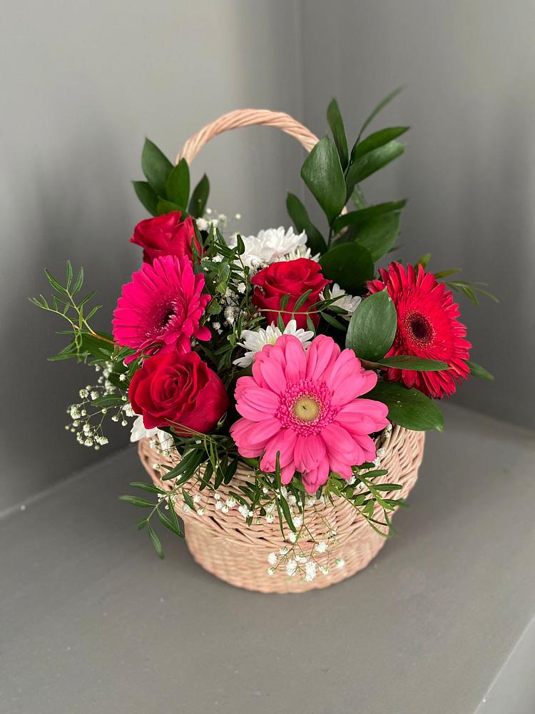 Цветочная композиция из Розы, Хризантемы и Герберы в корзине в Старой Кулатке
