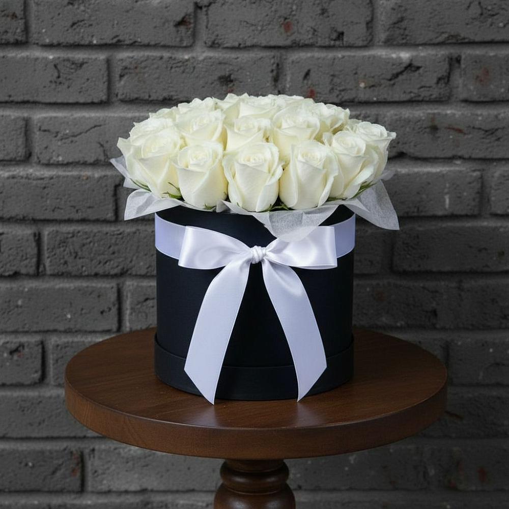 Цветочная композиция из Розы в шляпной коробке в Старой Кулатке