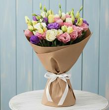 Букет цветов из:  Лизиантусы в Старой Кулатке