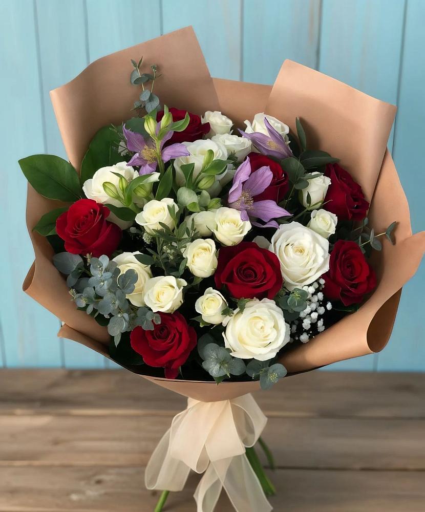 Букет цветов из: Розы и Альстромерии в Старой Кулатке