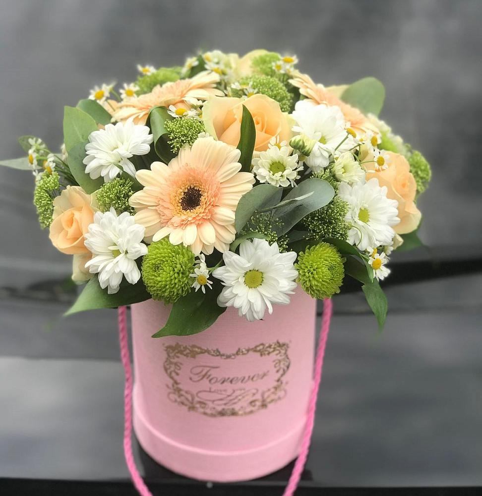 Цветочная композиция из Розы, Герберы и Хризантемы в шляпной коробке в Старой Кулатке