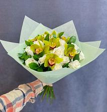 Букет цветов из:  Орхидеи и Розы в Старой Кулатке