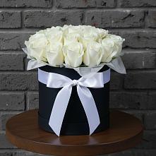 Цветочная композиция из Розы в шляпной коробке в Старой Кулатке